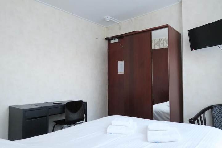 Room 9 of 53