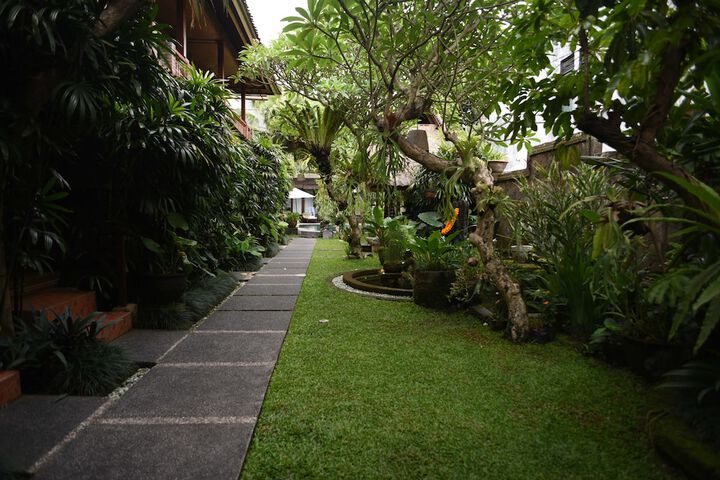 Hotel Exterior 106 of 127