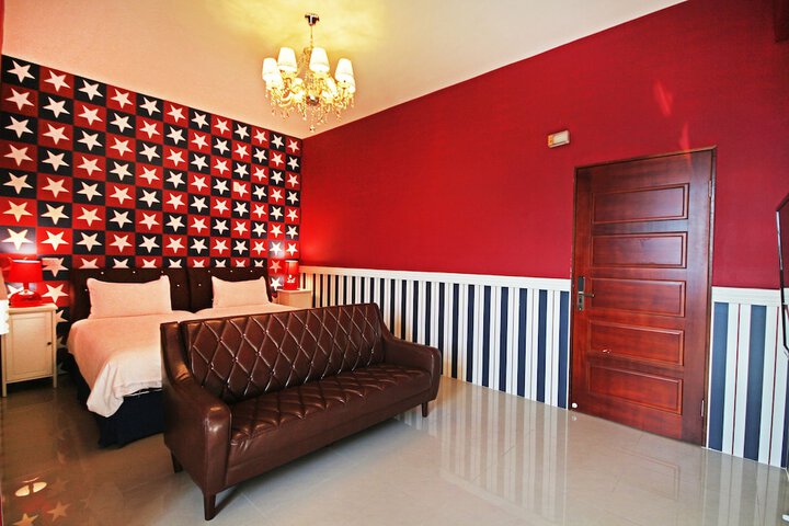 Room 32 of 57