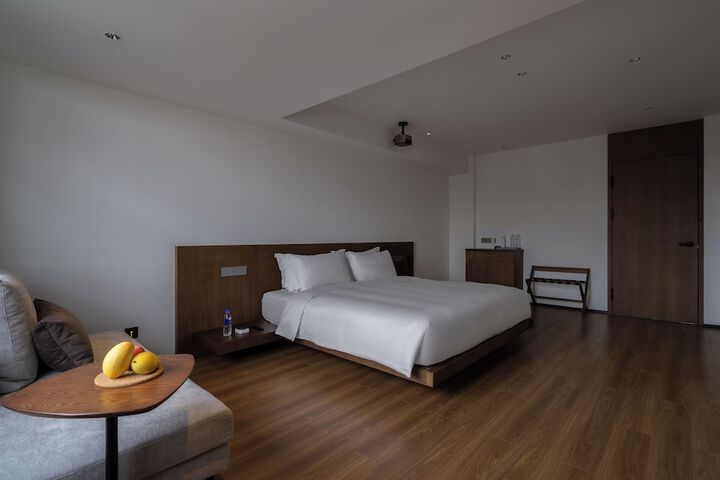 Room 5 of 86