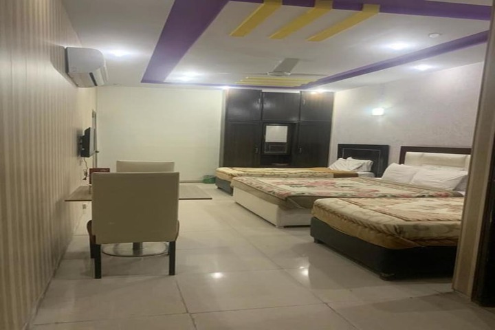 Room 5 of 68