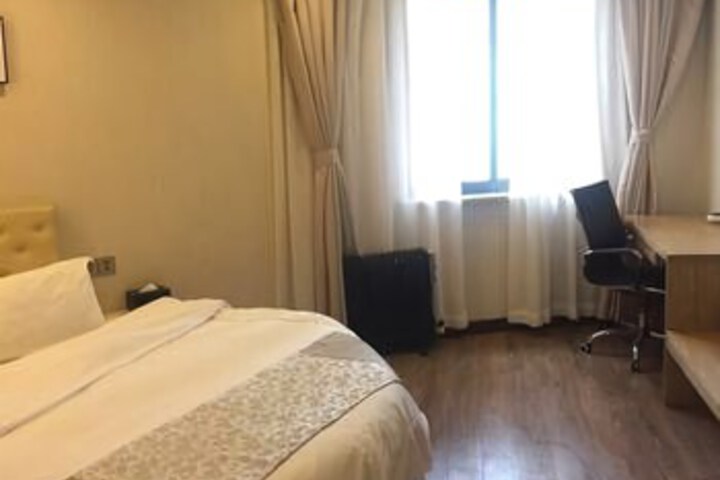 Room 2 of 7