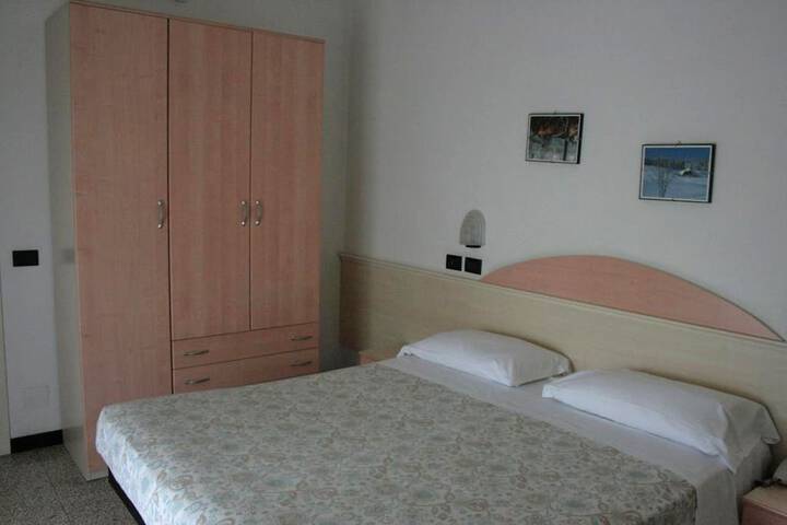 Room 7 of 16