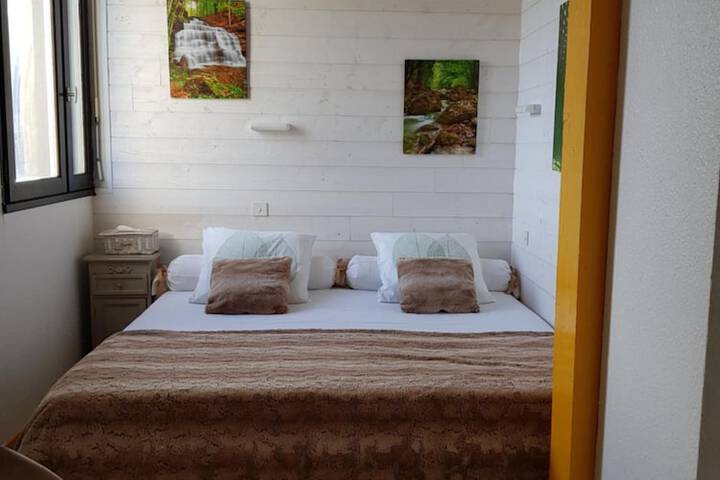 Room 15 of 60