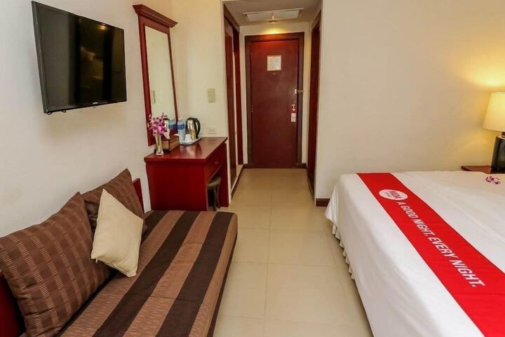 Room 3 of 39