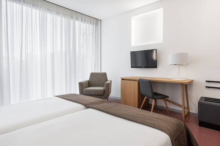 Room 8 of 30