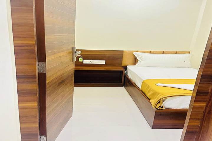 Room 3 of 21