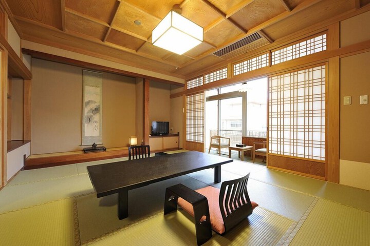 Room 5 of 31