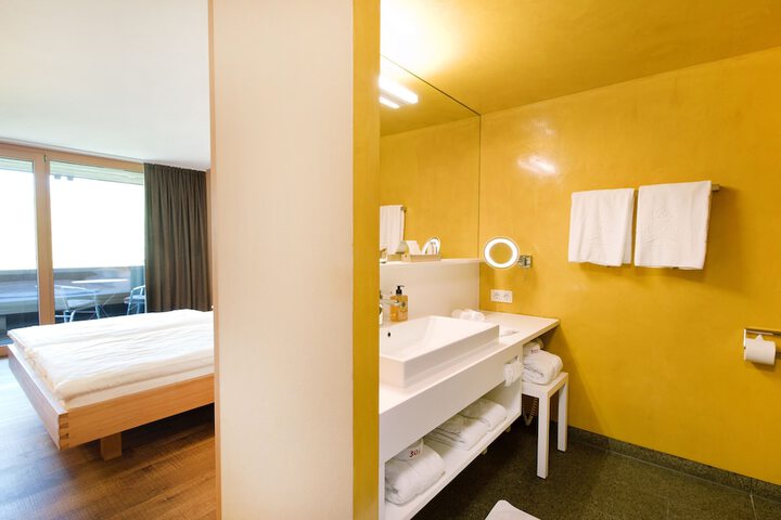 Room 8 of 50