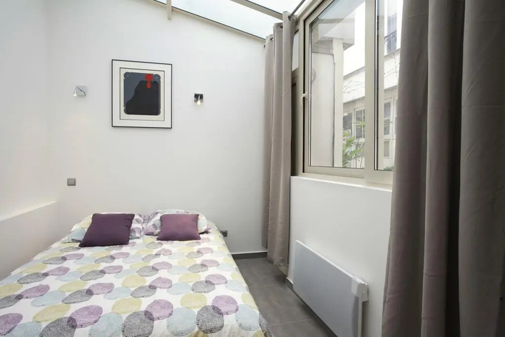 Room 2 of 7