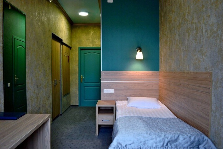 Room 25 of 65