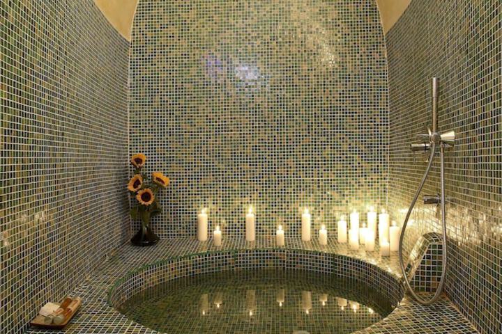 Jetted tub