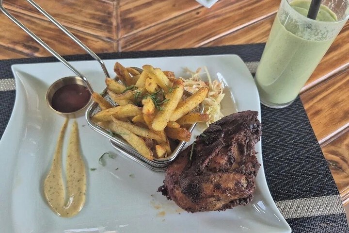 Dining 21 of 58