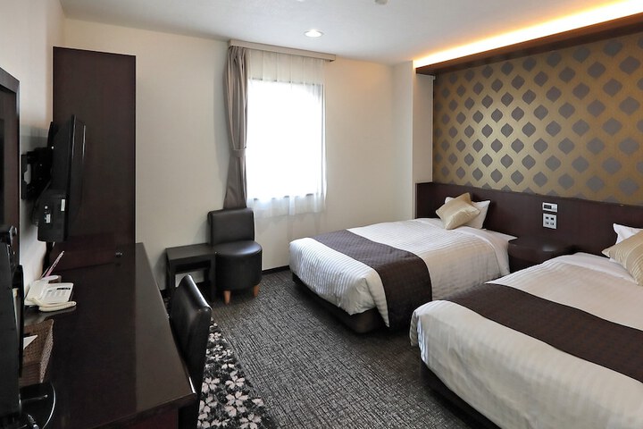 Room 15 of 97