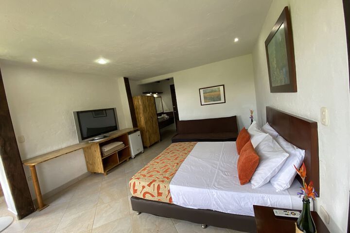 Room 35 of 153