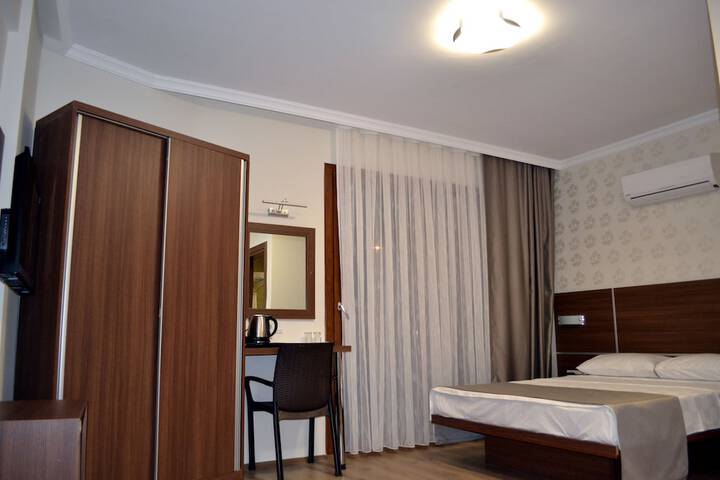 Room 6 of 101