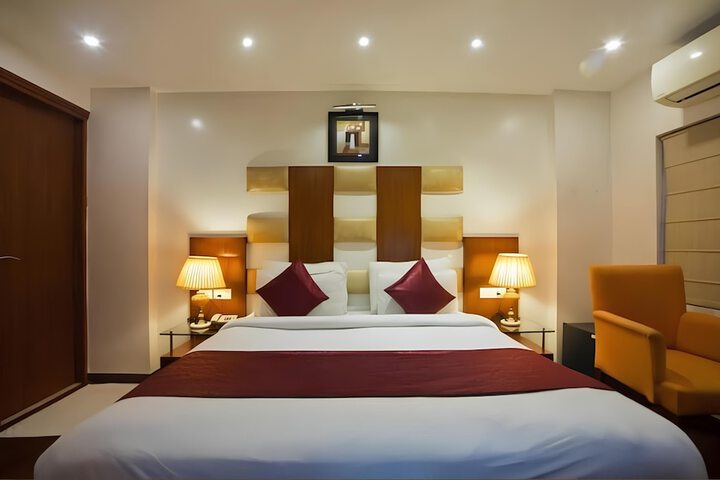 Room 13 of 27