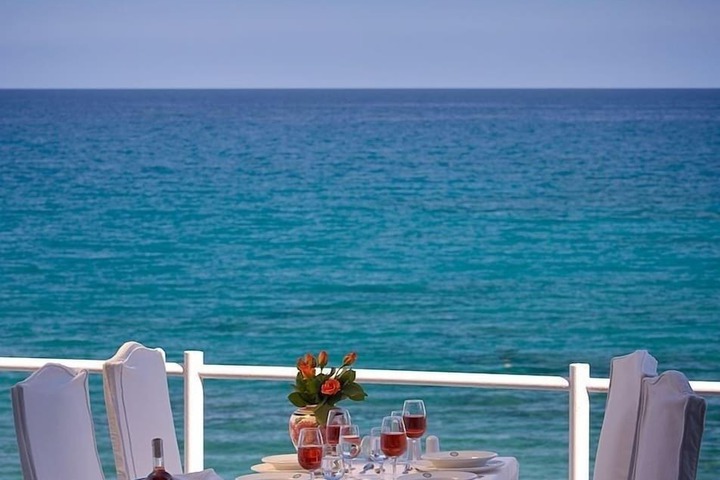 Dining 49 of 63