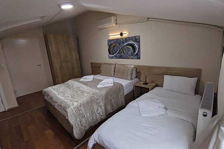 Room 5 of 48