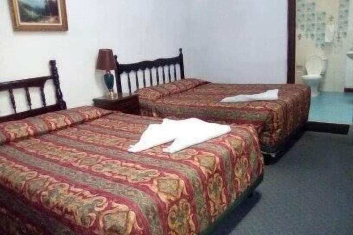 Room 9 of 26