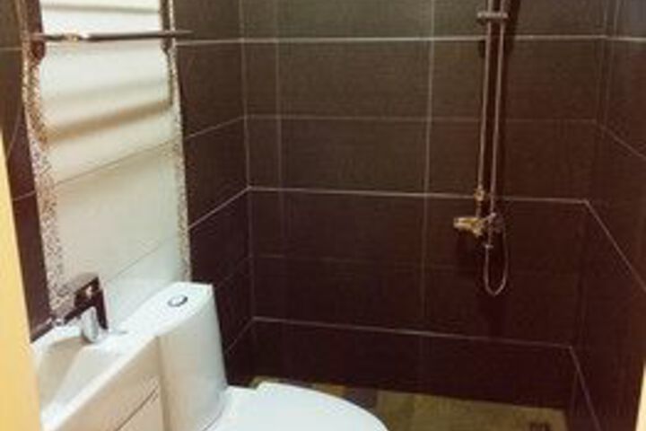 Room 7 of 33