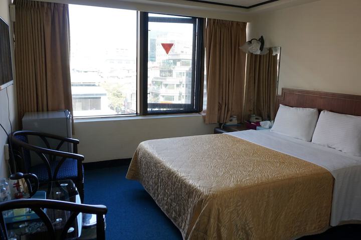 Room 12 of 96
