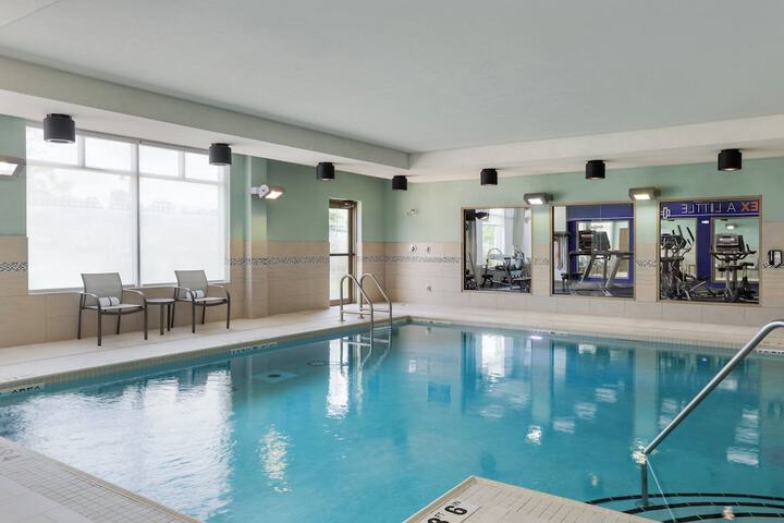 Hotel Pool