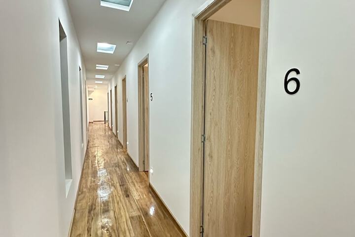 Room 10 of 19