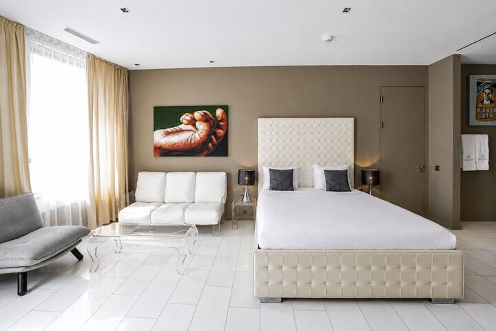 Room 34 of 124