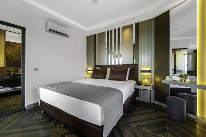 Room 10 of 44