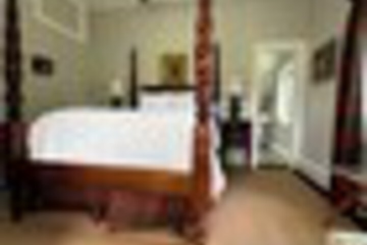 Room 80 of 285