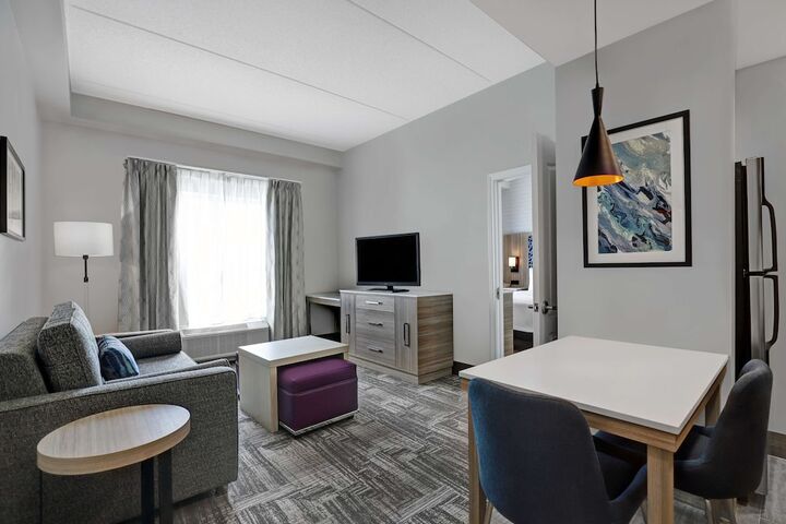 1 King Bed Studio Suite (2 of 27)