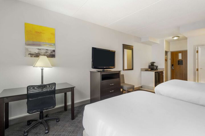 2 Double Beds (1 of 11)