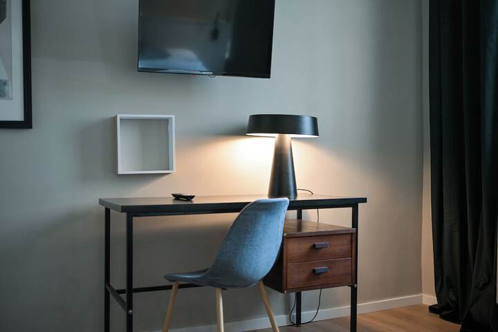 Room 21 of 48