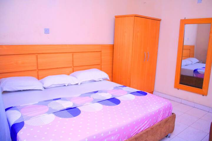 Room 8 of 38