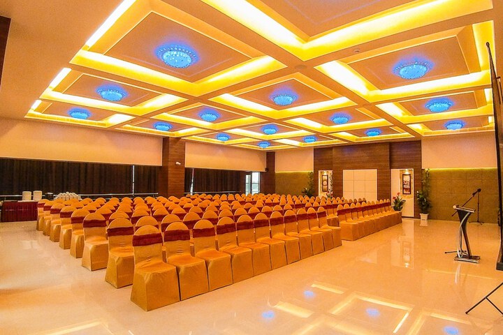 Business Center 36 of 39