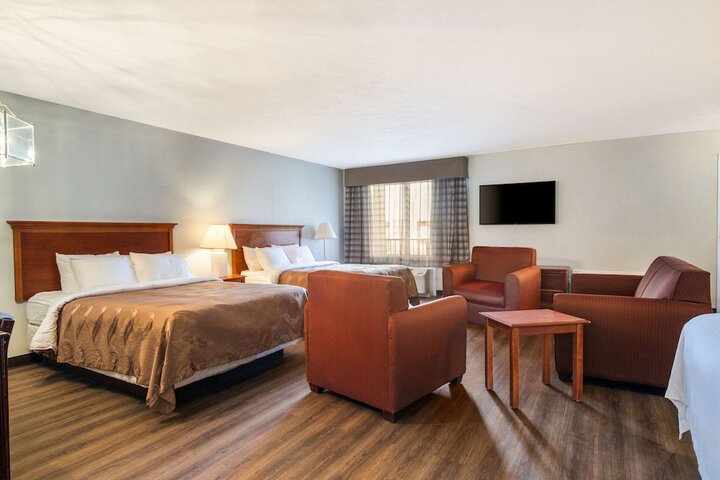 1 King Bed (15 of 42)