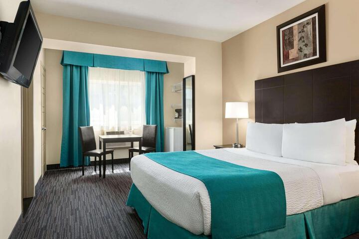 2 Queen Beds (4 of 8)