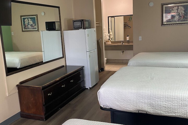 Room 5 of 23