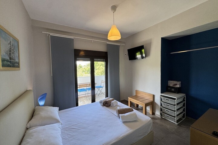 Room 36 of 171