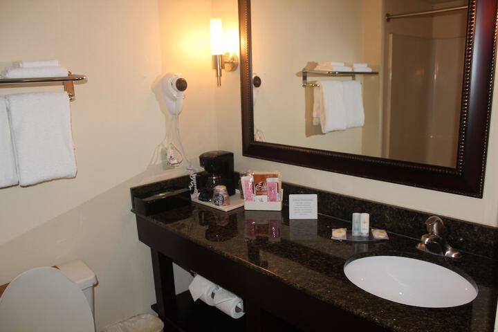 2 Queen Beds (8 of 8)