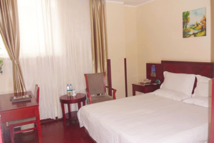 Room 15 of 32
