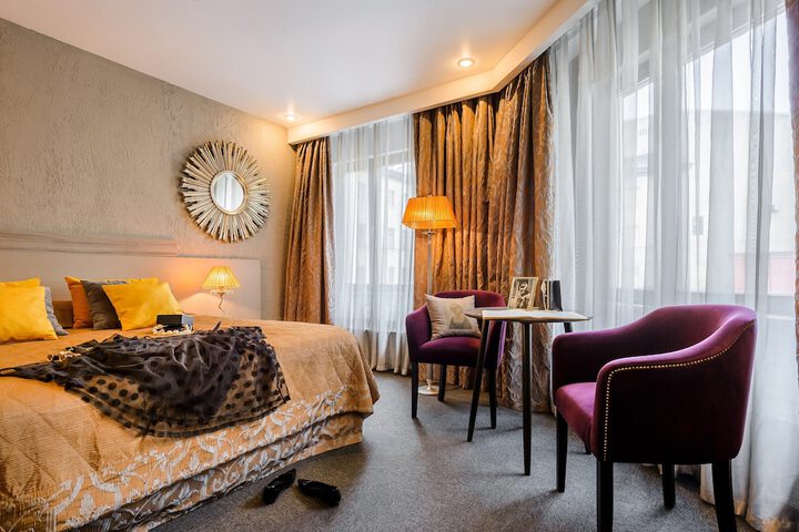 Room 28 of 50