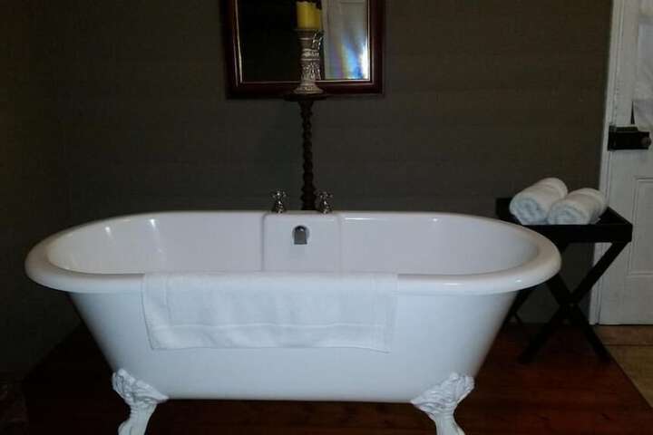 Room 35 of 53