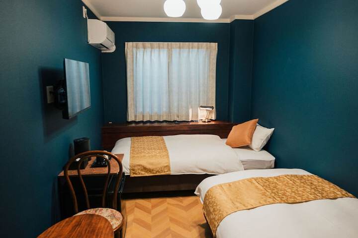 Room 17 of 106