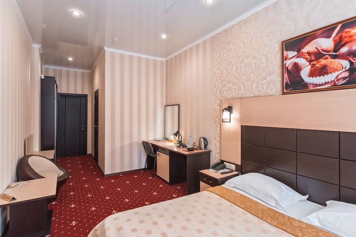 Room 8 of 82