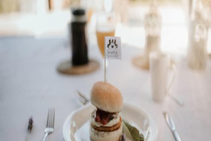 Dining 141 of 276
