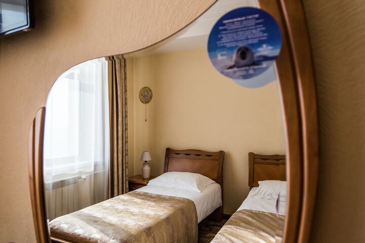 Room 8 of 60