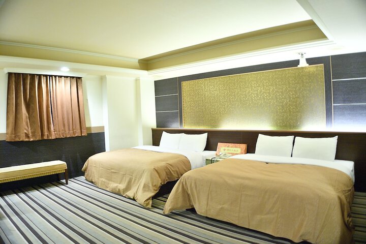 Room 16 of 33