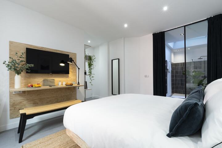Room 10 of 60